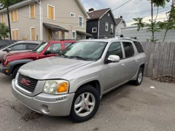 2004 GMC Envoy's photo